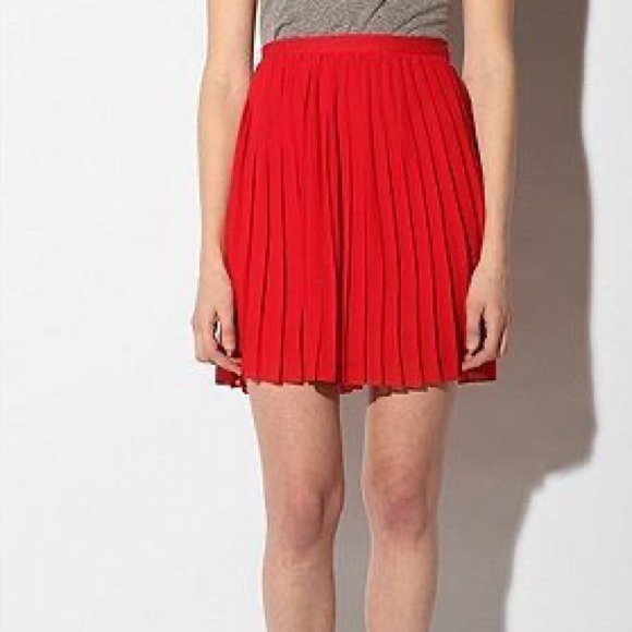 Urban Outfitters red pleated mini skirt, size XS. - Picture 4 of 5